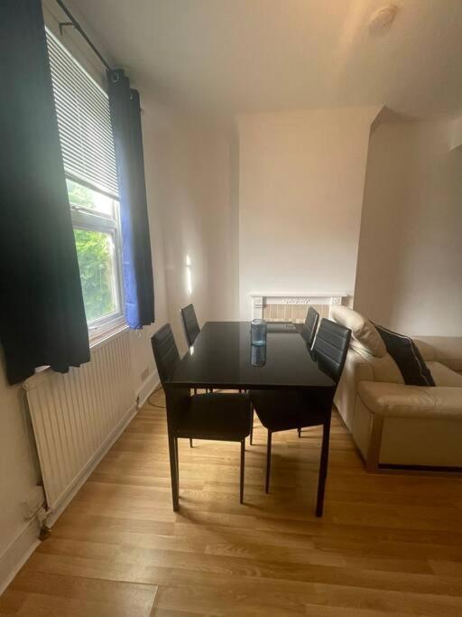 3 Bedroom House In Dartford Esterno foto