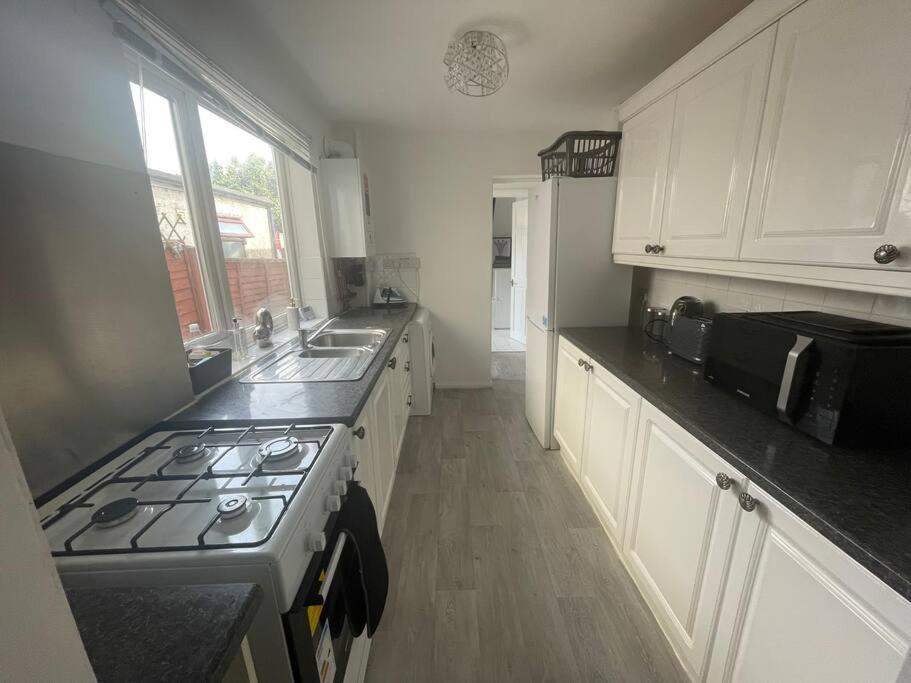 3 Bedroom House In Dartford Esterno foto